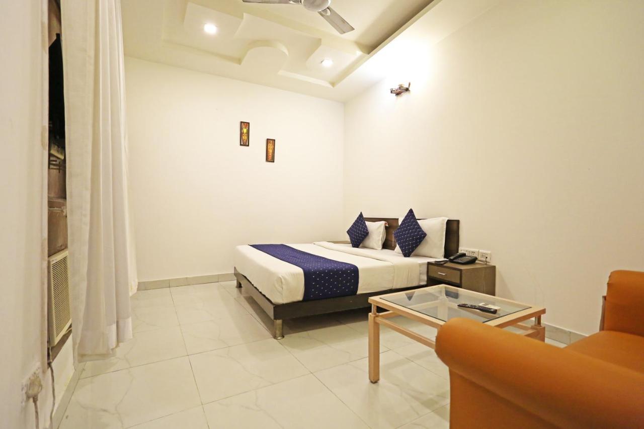 Hotel Ambrosia - A Boutique Hotel New Delhi Ngoại thất bức ảnh