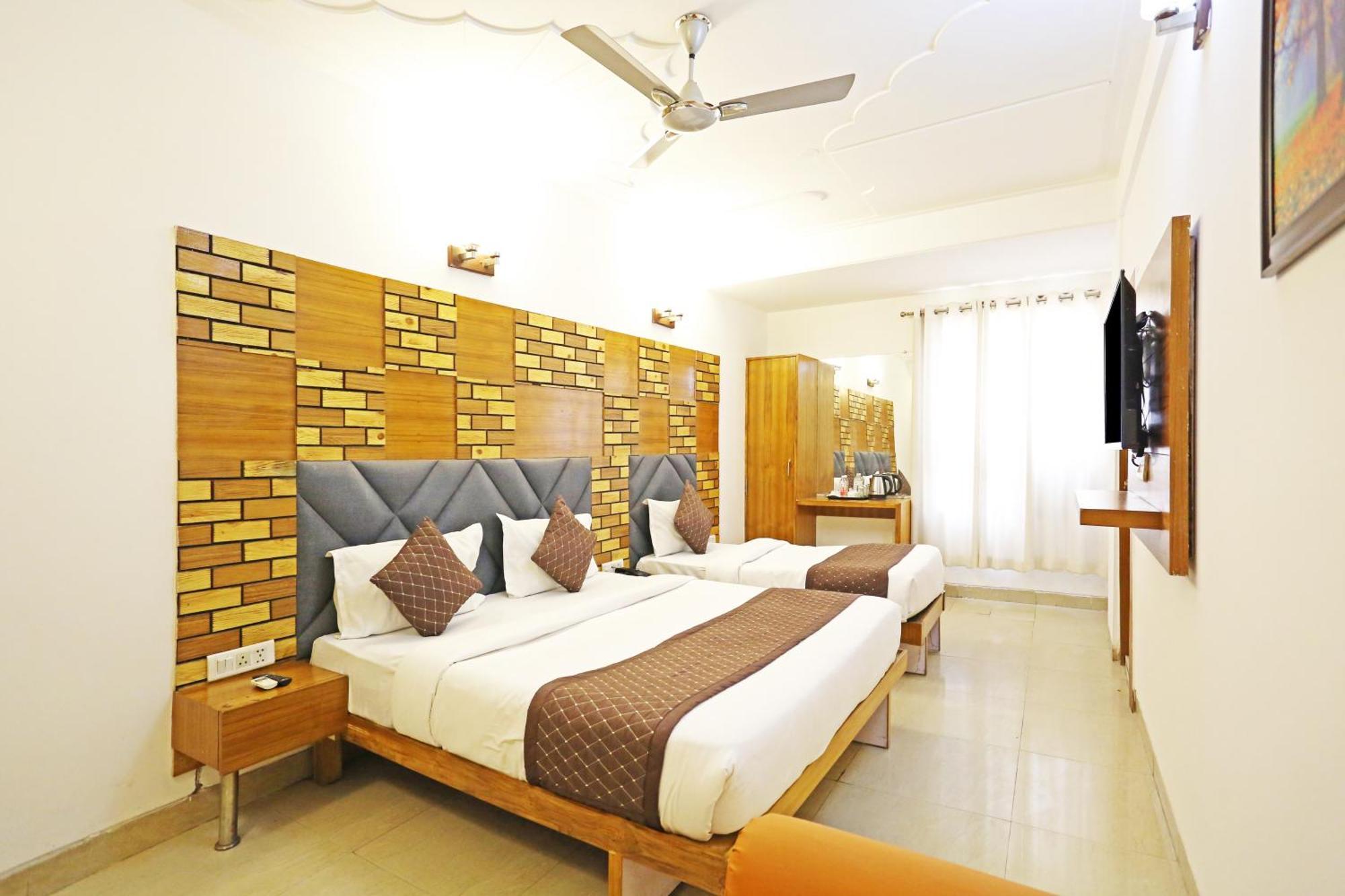 Hotel Ambrosia - A Boutique Hotel New Delhi Ngoại thất bức ảnh